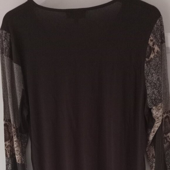 Laura 3/4 sleeves women's blouse is brown with a white/beige square design large - Picture 4 of 6